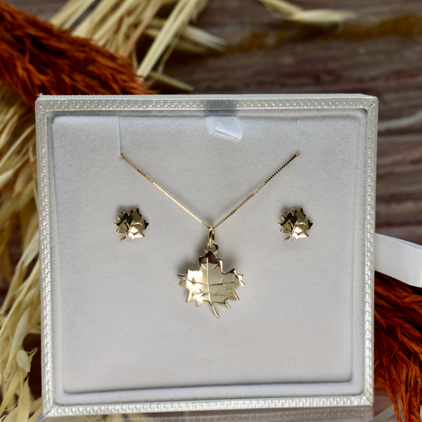 Gold pendant earring set with price discount