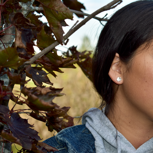 10kt gold Maple leaf studs