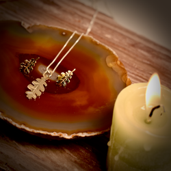 10kt gold Oak Pendant
