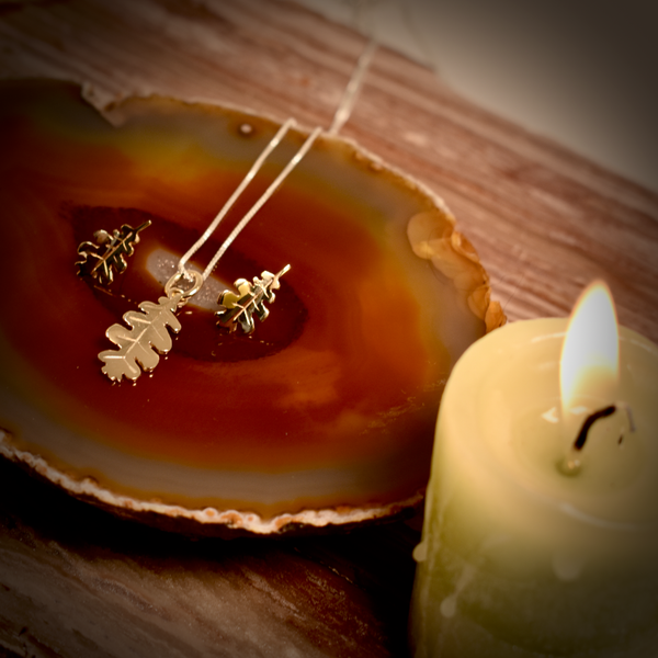 10kt gold Oak Pendant