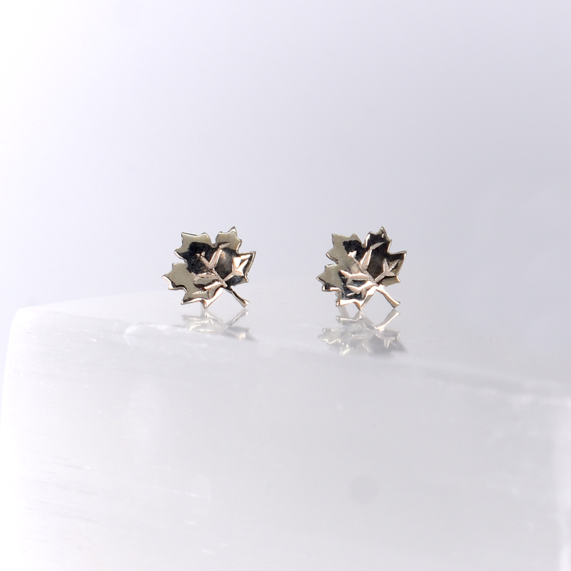 10kt gold Maple leaf studs